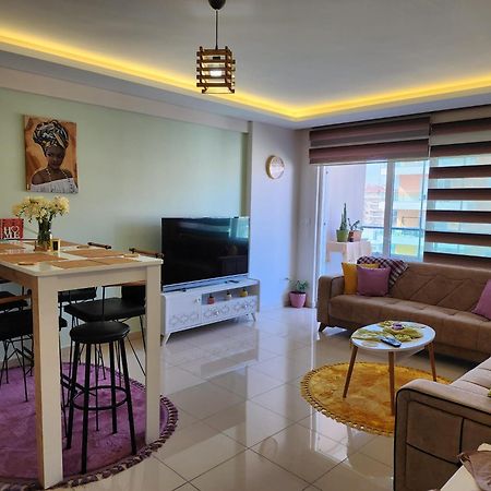 Cozy Sea View Next To The Beach, In The Mid Of The Market, Saturday Bazar, Restaurants & Bars Etc, Alanya Mahmutlar! Lägenhet Exteriör bild