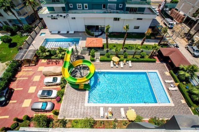 Cozy Sea View Next To The Beach, In The Mid Of The Market, Saturday Bazar, Restaurants & Bars Etc, Alanya Mahmutlar! Lägenhet Exteriör bild